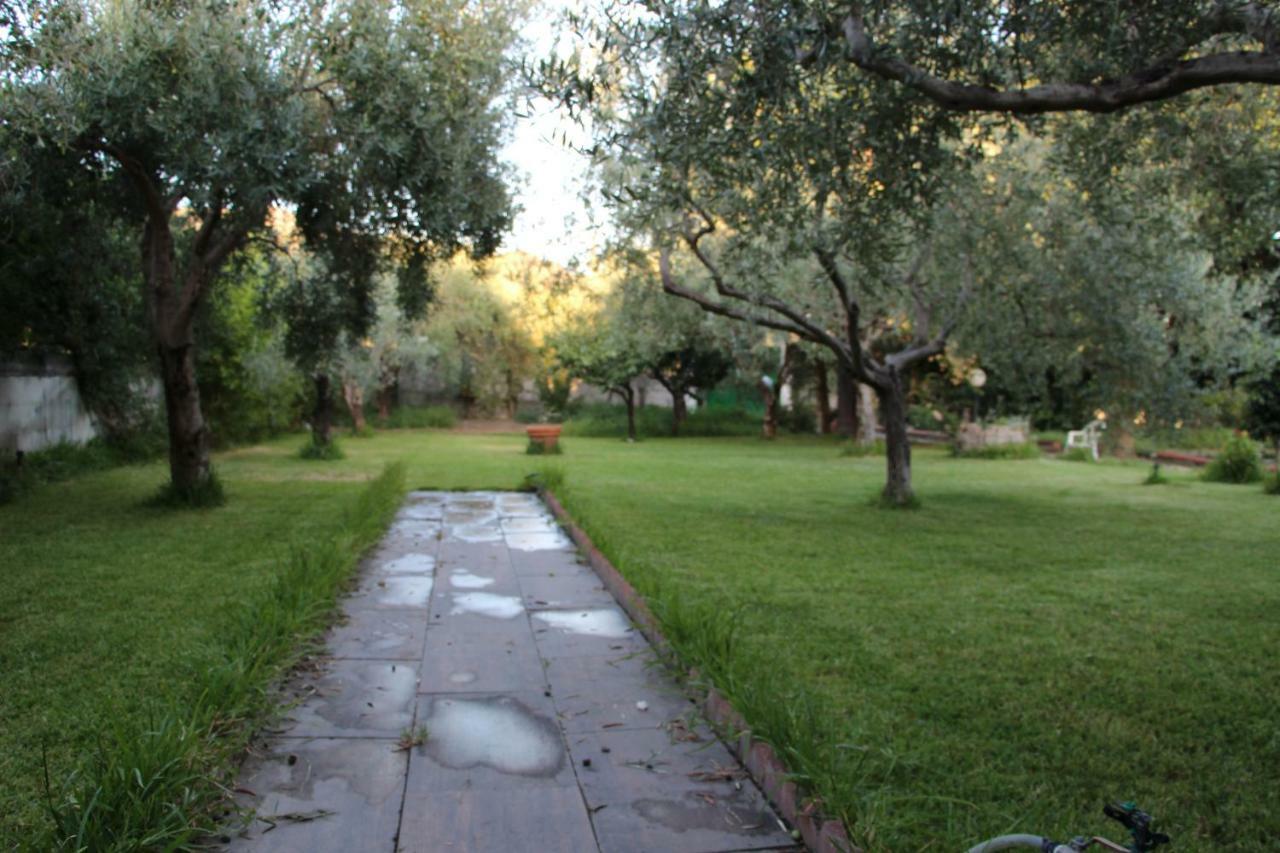 La Casa Dell'Antiquario Pension Graniti Buitenkant foto